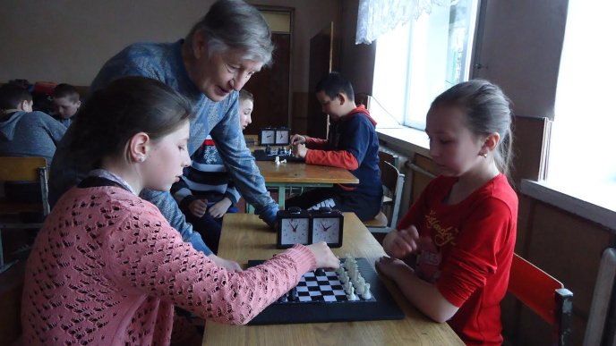 У селищі Ясіня відкрито черговий шаховий гурток – 04
