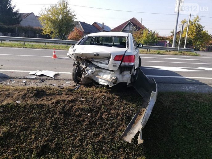Заснув за кермом? У Барвінку трапилась аварія – 02 Заснув за кермом? У Барвінку трапилась аварія – 02