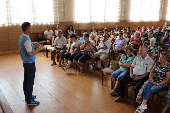 "Необхідно ремонтувати школи, дитячі садочки, амбулаторії", – Валерій Лунченко поспілкувався із закарпатцями – 10