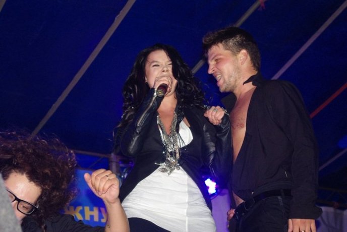 УжНУ з початком нового навчального року вітали Аліна Гросу, "Rock-H" і Степан Гіга (ФОТО) – 15