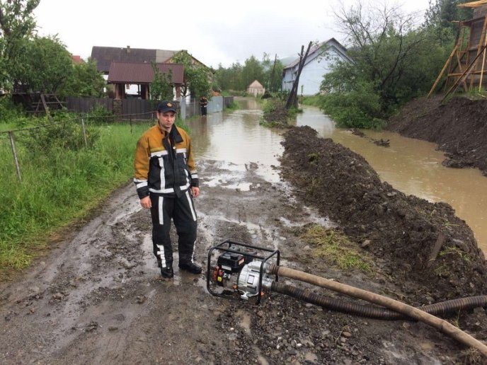 На Рахівщині затопило селище – 07