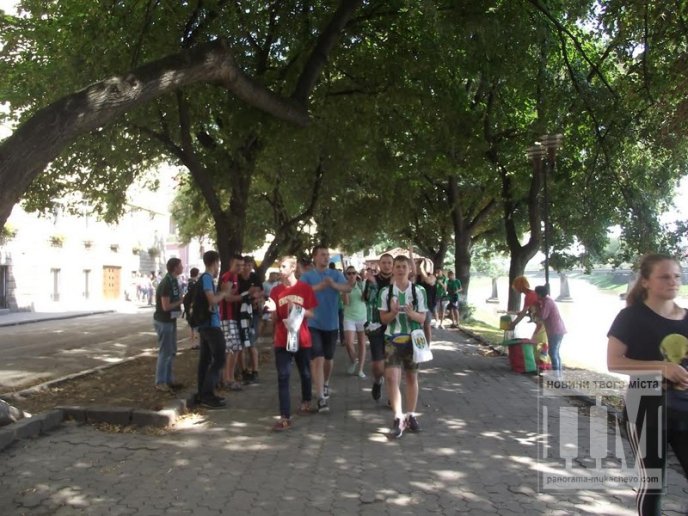 "Путін ...йло", – ужгородські та львівські фани заспівали відому пісню про керманича Росії (ФОТО, ВІДЕО) – 10