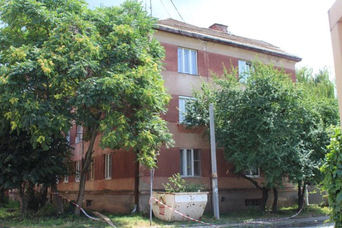 На одній з багатоповерхівок Мукачева відремонтують дах – 09