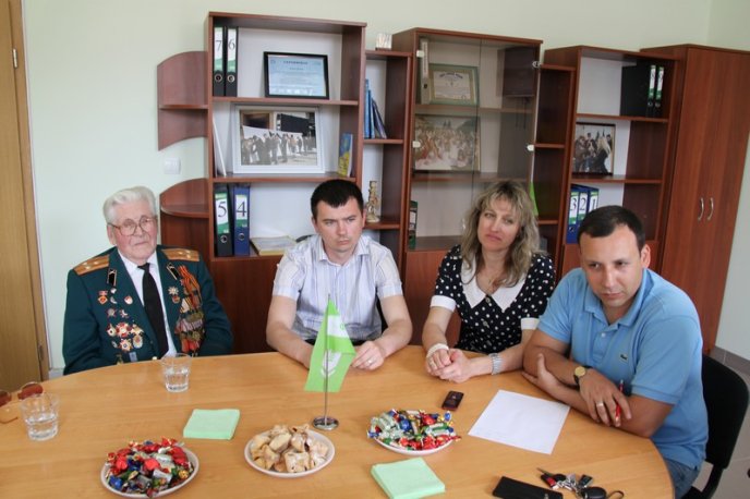 Ветеранів Великої вітчизняної війни зібрали, щоб послухати про війну та привітати зі святом (ФОТО) – 14