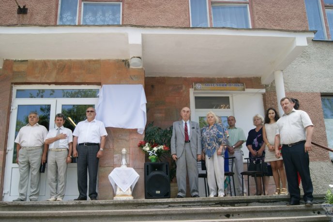 В Іршавській ЦРЛ встановили пам’ятну дошку колишньому керівнику лікарні – 05