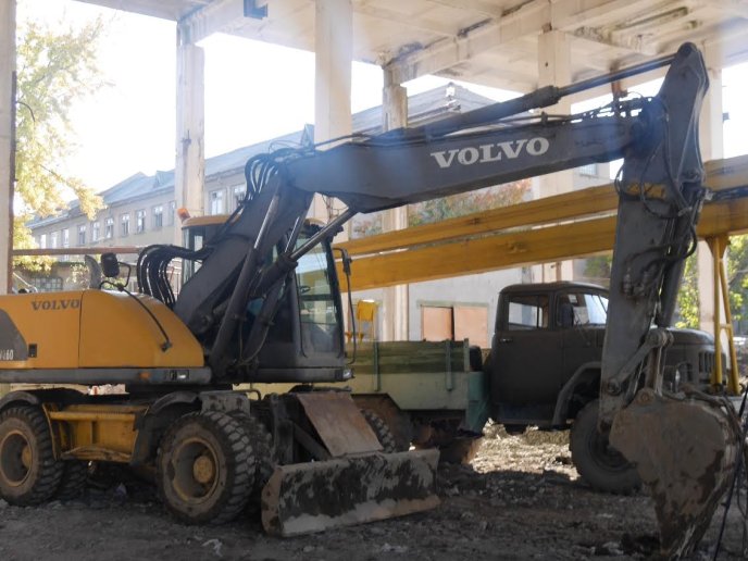 Під фундамент майбутнього реабілітаційного центру в Ужгороді заклали "капсулу часу" – 08