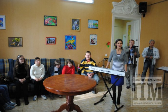 Олександр Ледида відвідав у Мукачеві Обласний центр соціально-психологічної реабілітації дітей та молоді з функціональними обмеженнями (ФОТО) – 01