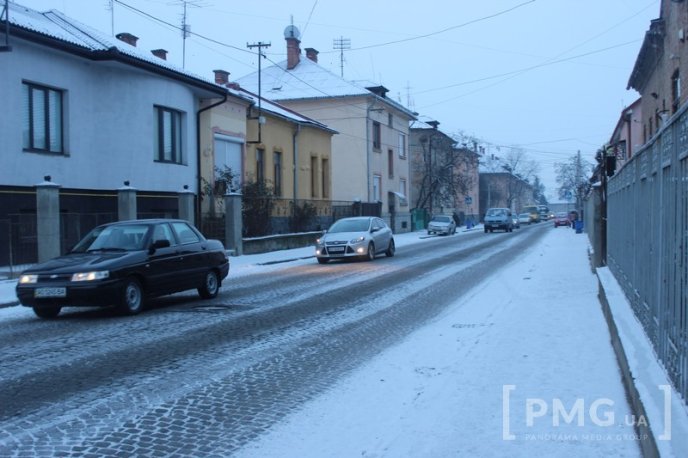 Вулиці Мукачева не очищають від снігу – 02