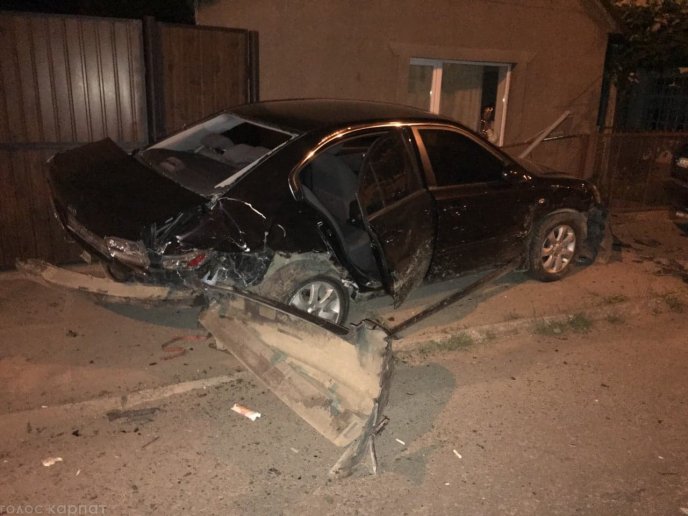 У Виноградові зіткнулись дві іномарки – 02