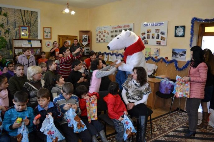Подарунки на Різдво презентували благодійники для дітей з Домбоківської школи-інтернату (ФОТО) – 05