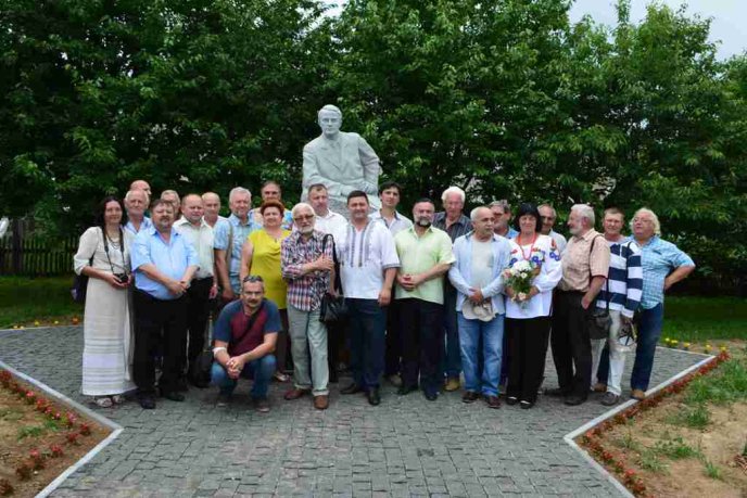 У Климовиці відкрили пам’ятник всесвітньовідомому закарпатцю – 07