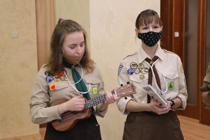 Вифлеємський вогонь миру передали Закарпатській ОДА – 02