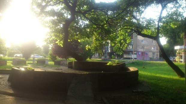 Колись доглянутий парк імені Масарика в Ужгороді занепадає – 02