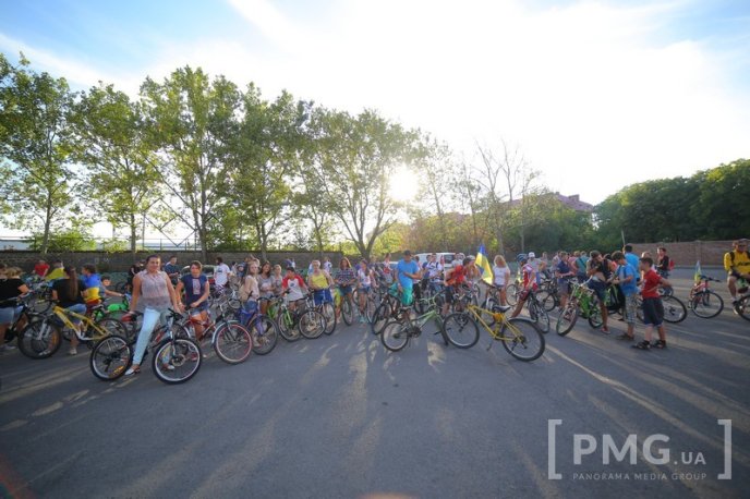 Мукачівці відзначили День Незалежності грандіозним велозаїздом та веселим флешмобом – 05