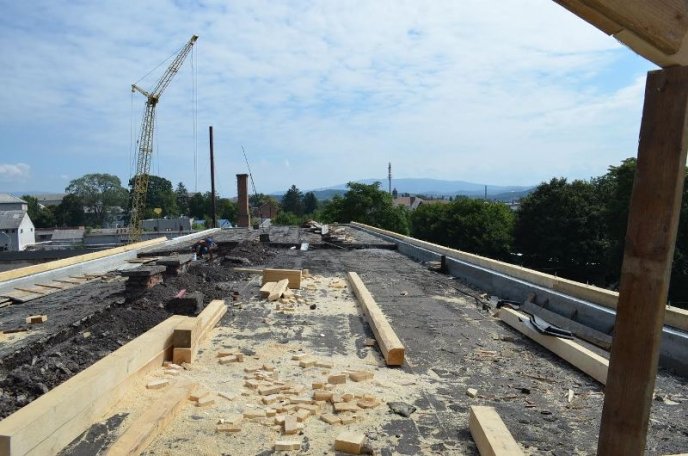 Дах єдиної в Мукачеві школи з угорською мовою навчання відремонтують за більш, ніж мільйон гривень – 03