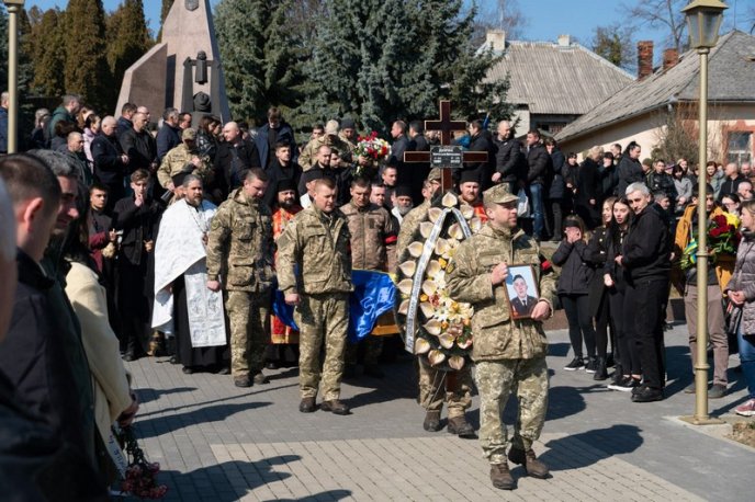 На Закарпатті поховали трьох захисників України – 08 На Закарпатті поховали трьох захисників України – 08
