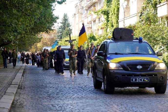 В Ужгороді попрощалися із 40-річним захисником – 06