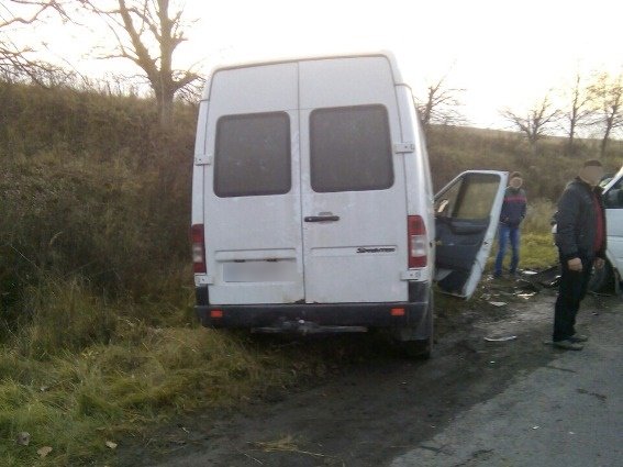 На Іршавщині зіткнулись два "Мерседеси" – 01