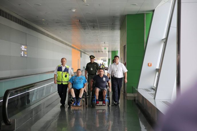 Поранений у зоні АТО закарпатський прикордонник повернувся додому з лікування у США – 01