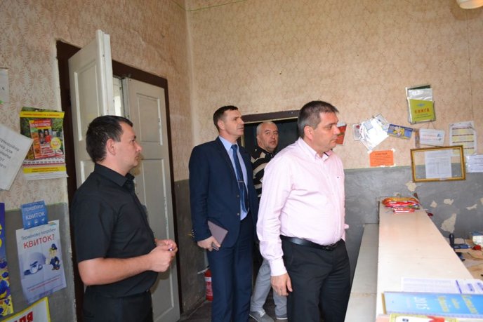 У селі Шом Берегівського району поштове відділення зв’язку перебуває у занедбаному стані – 03 У селі Шом Берегівського району поштове відділення зв’язку перебуває у занедбаному стані – 03