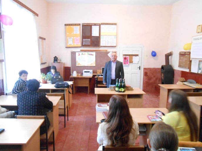 Освітяни Тячівщини та Рахівщини приймали вітання з нагоди Дня вчителя – 01