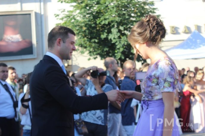 У Мукачеві нагородили випускників-медалістів – 50