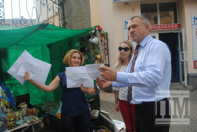 Мукачівські освітяни передали на потреби військових майже 35 тисяч гривень (ФОТО) – 04