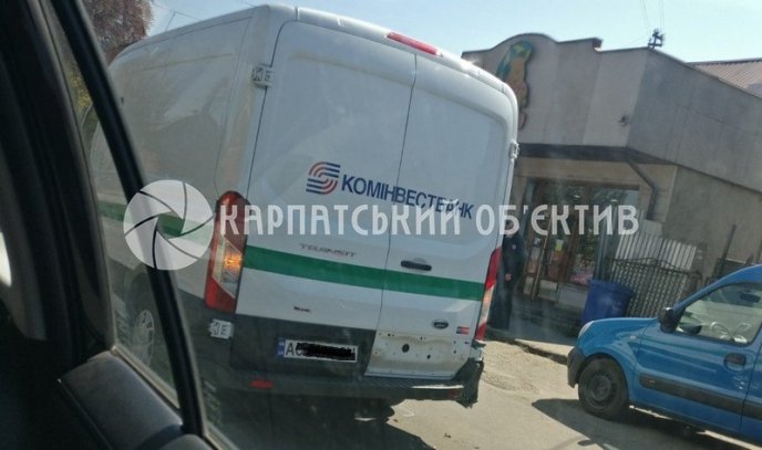 В Ужгороді трапилась ДТП за участю інкасаторського авто – 03