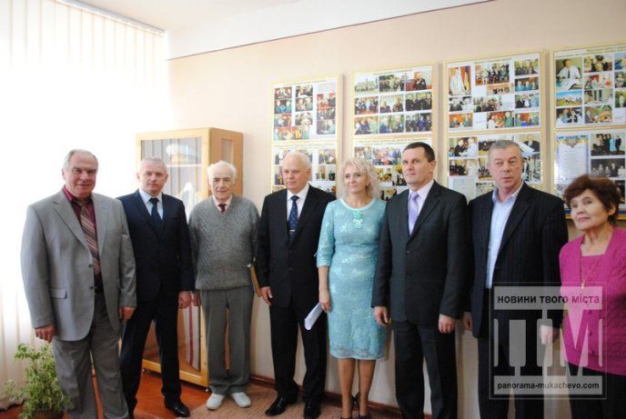 У Залужанську ЗОШ навідався один із кращих її випускників, генерал внутрішньої служби України Василь Дурдинець (ФОТО) – 08 У Залужанську ЗОШ навідався один із кращих її випускників, генерал внутрішньої служби України Василь Дурдинець (ФОТО) – 08