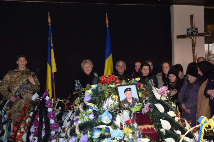 Ужгородці прощаються із загиблим майором АТО Віталієм Постолакі (ФОТО) – 03