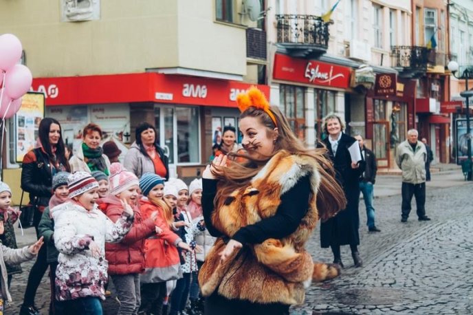 До мукачівських дошкільнят завітали казкові герої – 05