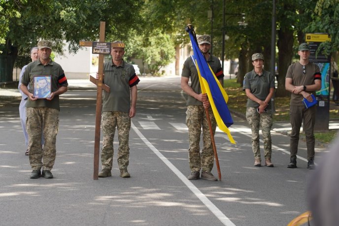 В Ужгороді попрощались із молодим захисником – 04 В Ужгороді попрощались із молодим захисником – 04