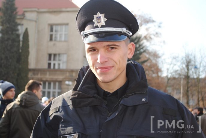 Патрульні поліцейські Ужгорода та Мукачева урочисто присягнули перед народом – 21 Патрульні поліцейські Ужгорода та Мукачева урочисто присягнули перед народом – 21