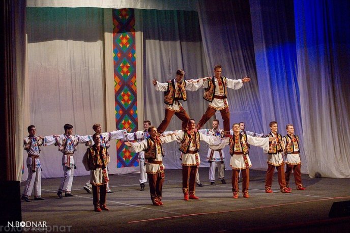 Відомий танцювальний колектив із Канади виступив в Ужгороді  – 12