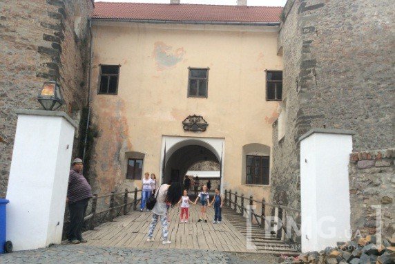 Коли говорять гроші – музи мовчать – 01