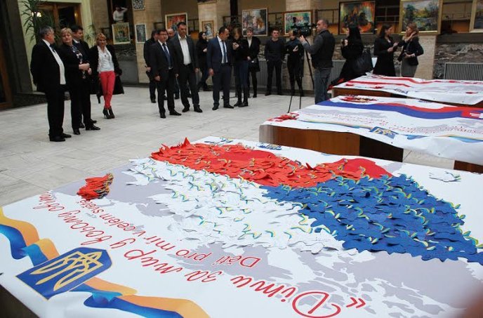 Закарпатські діти долучились до міжнародного проекту "Діти за мир у всьому світі" – 03