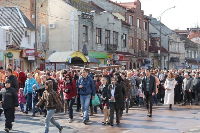 У Мукачеві пройшла масштабна хресна хода (ФОТО) – 17