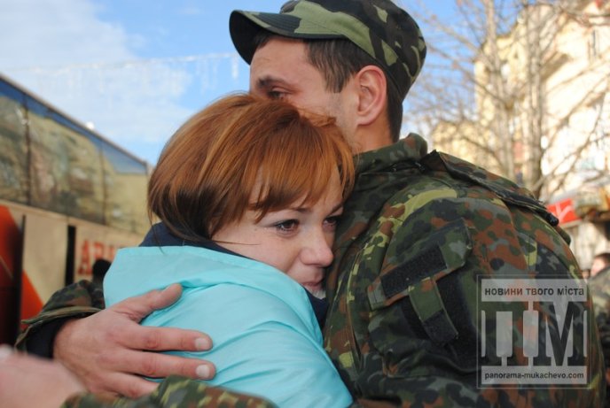 У Мукачеві з оплесками зустрічали героїв-бійців 128-ої бригади (ФОТОРЕПОРТАЖ) – 18