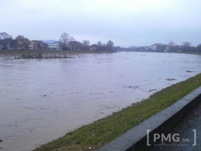Мукачівські рятувальники попереджають про підвищення рівня води в Латориці – 02