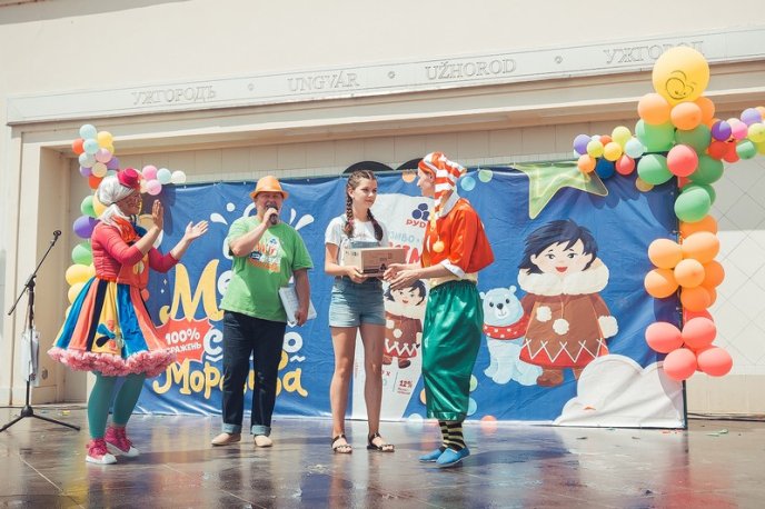 В Ужгороді дітям організували солодке свято – 10