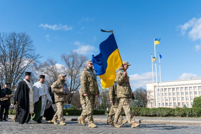 Загинув рівно за тиждень до дня народження: на Закарпатті прощались із Героєм – 01 Загинув рівно за тиждень до дня народження: на Закарпатті прощались із Героєм – 01