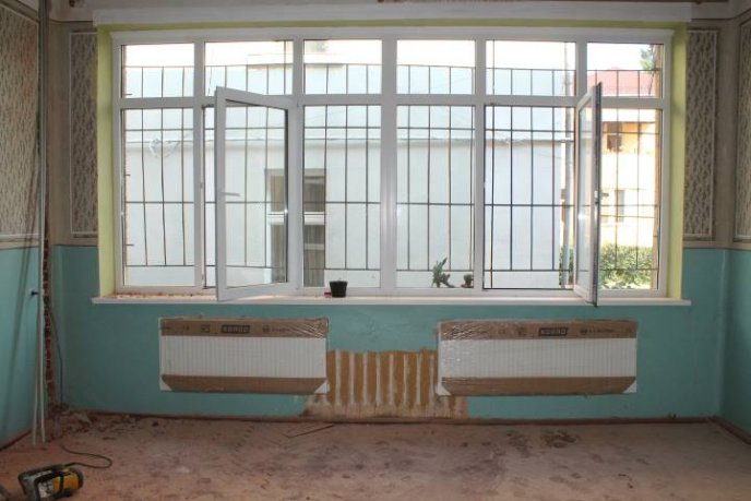 У Мукачеві триває реконструкція Будинку школярів – 06