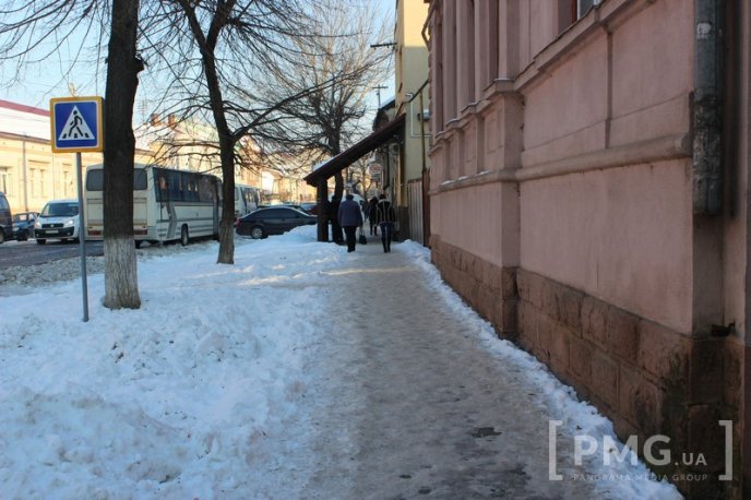 Слизькі дороги або безкоштовний атракціон фестивалю “Червене вино” – 01 Слизькі дороги або безкоштовний атракціон фестивалю “Червене вино” – 01