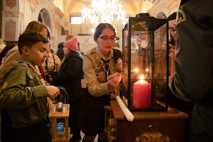 В Ужгороді отримали Вифлеємський вогонь миру – 05