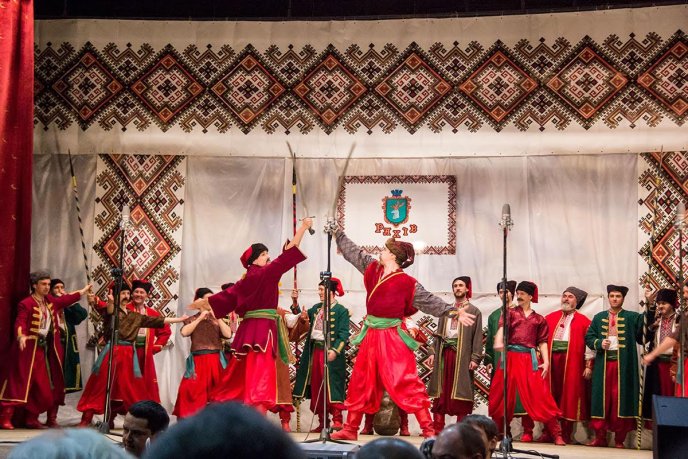 Хор імені Верьовки привіз у Рахів різдвяний концерт – 02