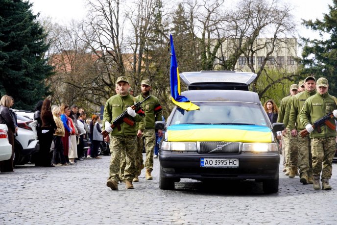 В Ужгороді поховали 29-річного воїна, який загинув у Донецькій області – 06