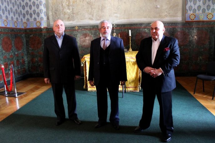 В Ужгороді презентували унікальну колекцію головних символів влади різних держав і епох – корони світу – 12