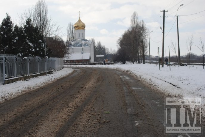 Мукачівські комунальники так і залишили частину вулиць міста неприбраними від снігу (ФОТО) – 05 Мукачівські комунальники так і залишили частину вулиць міста неприбраними від снігу (ФОТО) – 05