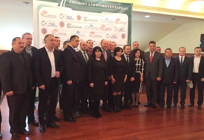 Голова Закарпатської облради разом з трьома керівниками областей у присутності спікера ВРУ підписали звернення до уряду – 06