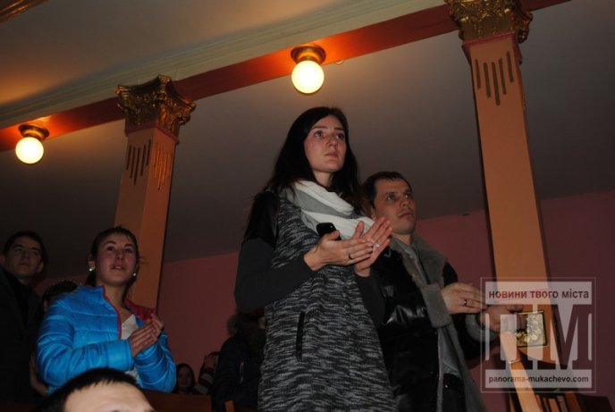 Мукачівські артисти вшанували пам’ять Кузьми Скрябіна великим концертом (ФОТОРЕПОРТАЖ) – 18 Мукачівські артисти вшанували пам’ять Кузьми Скрябіна великим концертом (ФОТОРЕПОРТАЖ) – 18